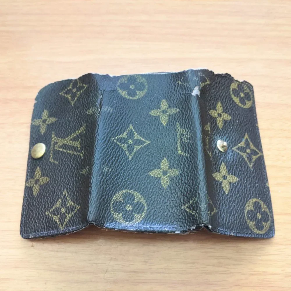 Louis Vuitton Monogram Key Holder/Wallet #756💥PRICE DROP💥